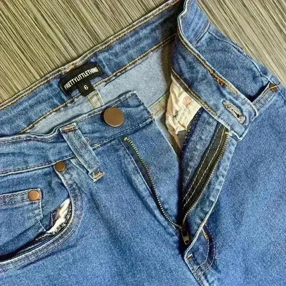 Pretty Little Thing Women's Blue Medium Wash High Rise Denim Skinny Jeans Size 6 - Picture 6 of 8